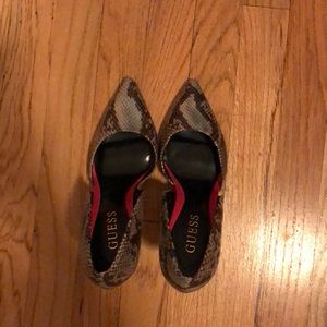 Guess snake skin pumps